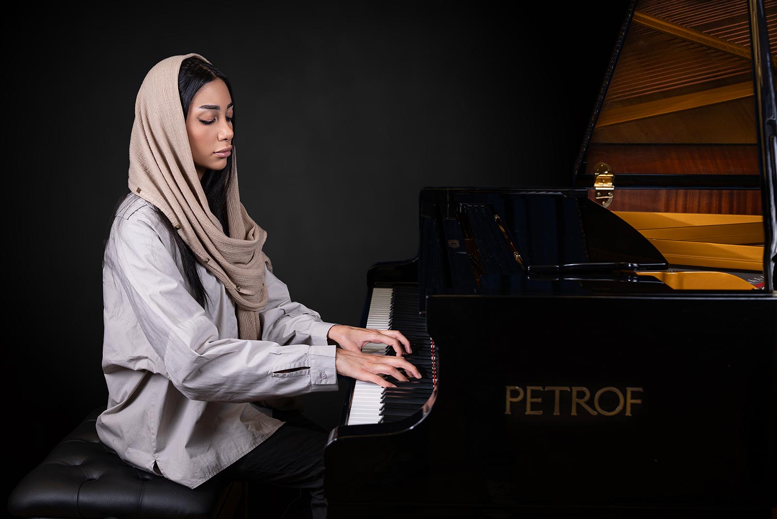 آموزشگاه موسیقی پارس - شقایق بیگلر