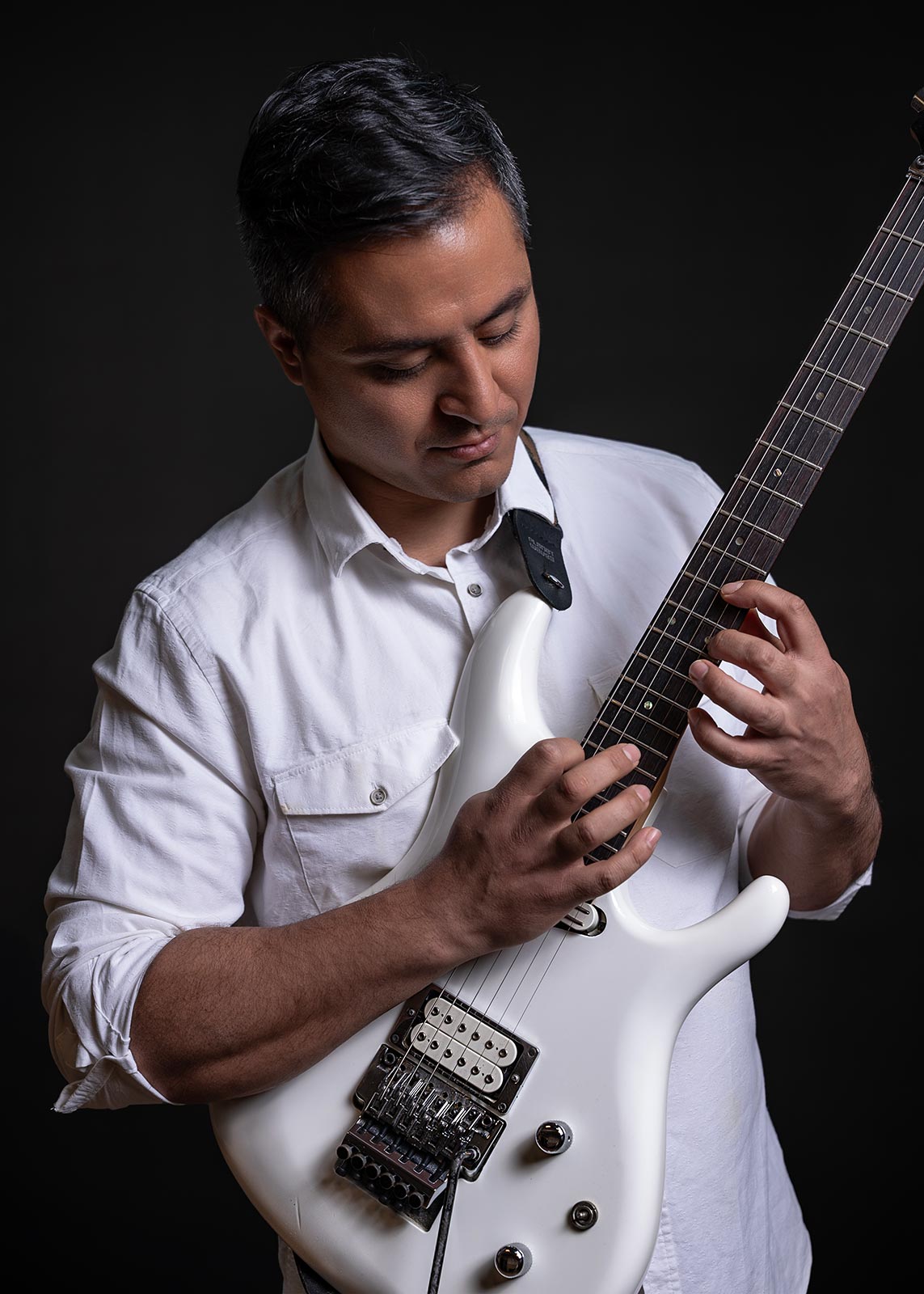 آموزشگاه موسیقی پارس - روژیار افشار