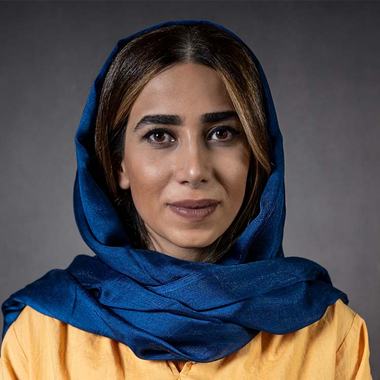 هستی لاهیجانی