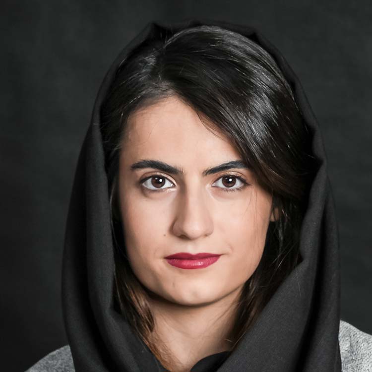 یاسمین هاشم آبادی