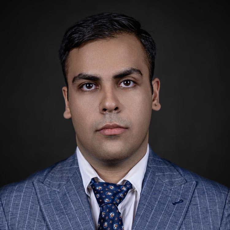 آریا حسین پور خیابانی